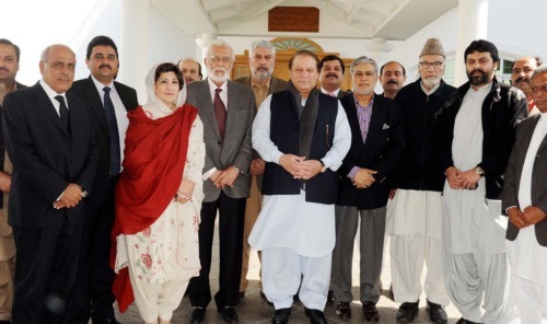 Rasheed Ahmad Khan with party members