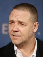 Russell Crowe With little Hair