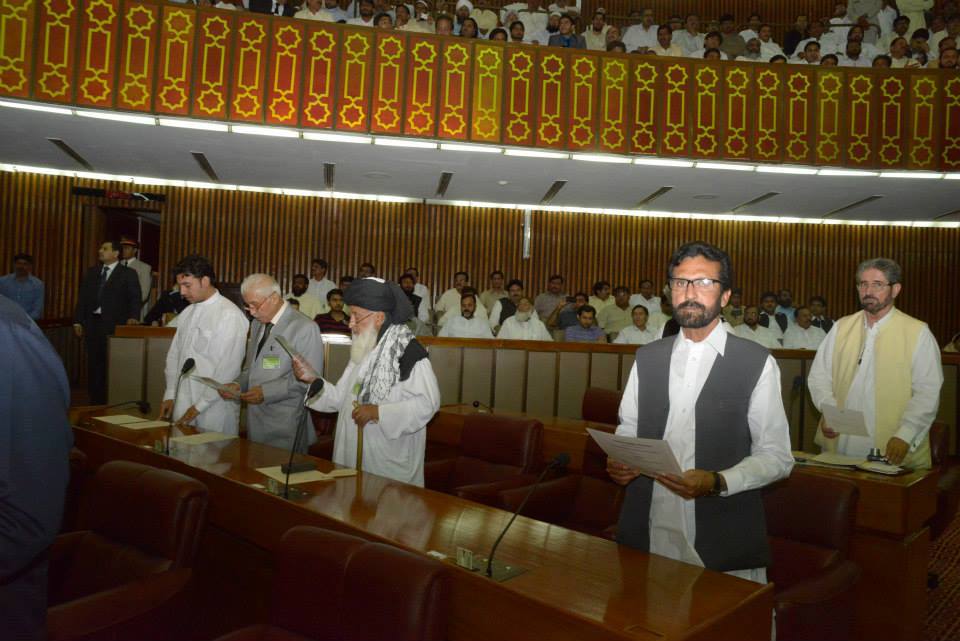 Sahibzada Faiz Ul Hassan Taking Oath