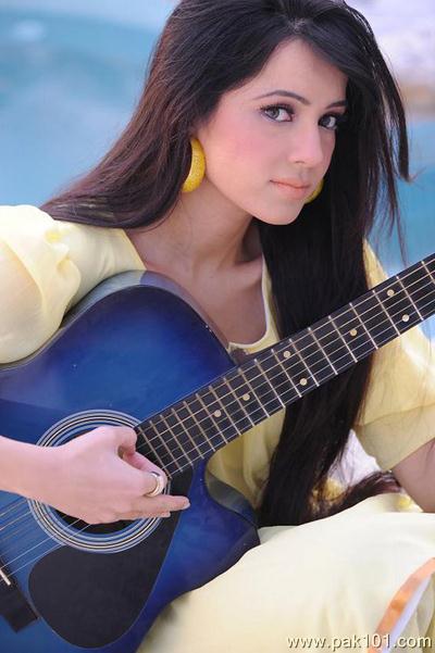 Rabi Peerzada Singer