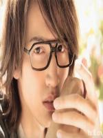 Jerry Yan with glasses