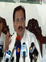 Makhdoom Muhammad Ameen Fahim Answering to Media