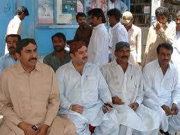 Sardar Kamal Khan Chang with party members