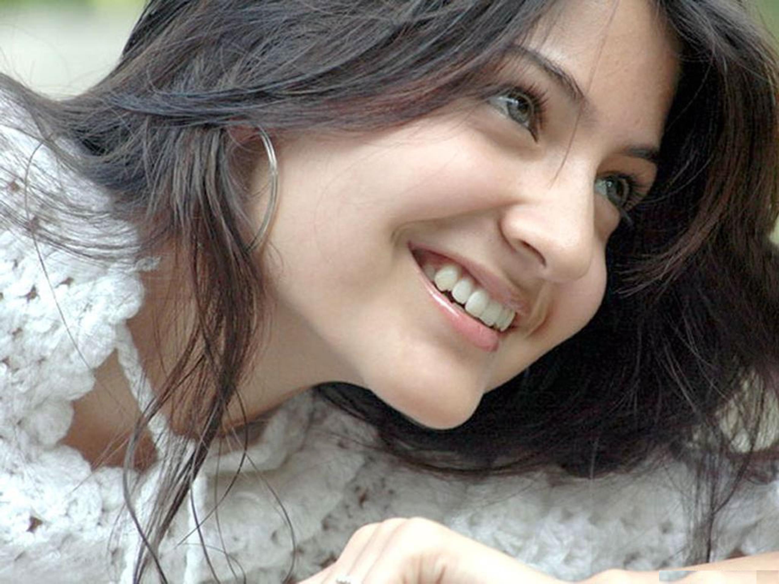 Anushka Sharma HD Wallpaper