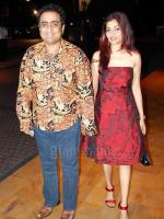 Kunal Ganjawala with wife Gaytri Iyer