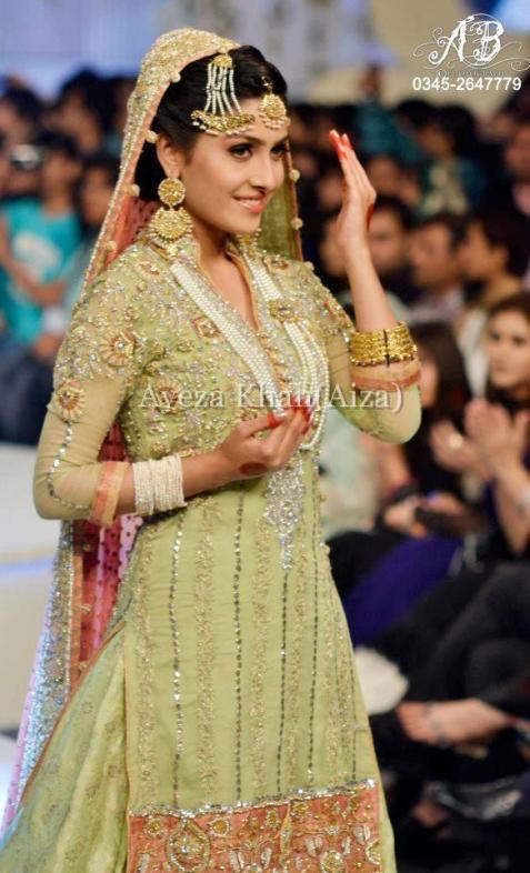 Ayeza Khan at Bridal couture week 2013