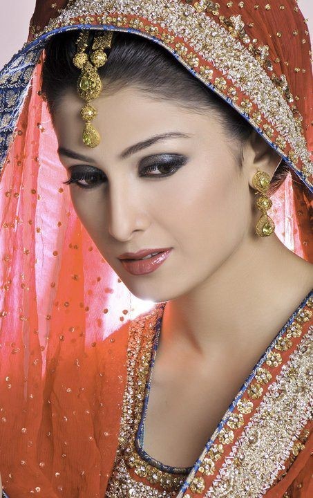 Ayeza Khan Engagement Picture