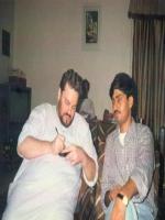 Nitin Mukesh giving autograpah