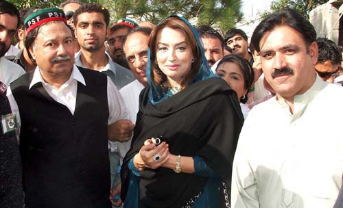 Sardar Ali Khan with Asma Jahangir