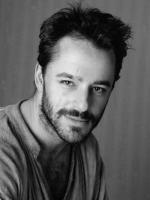 Gil Bellows in Kill Kill Faster Faster