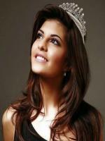 Jacqueline Fernandez in crown