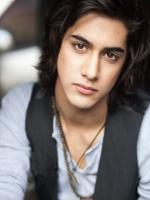 Avan Jogia Photo