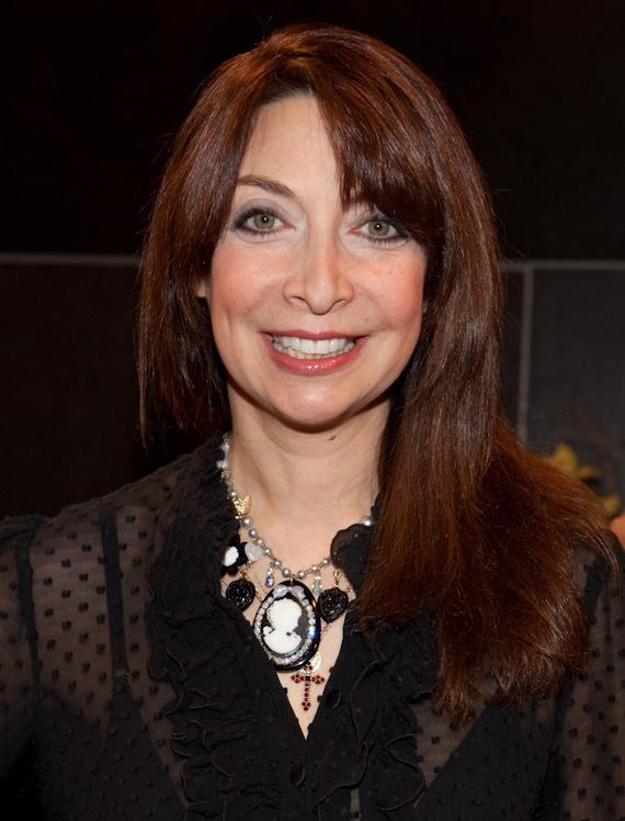 Illeana Douglas in The Thin Pink Line