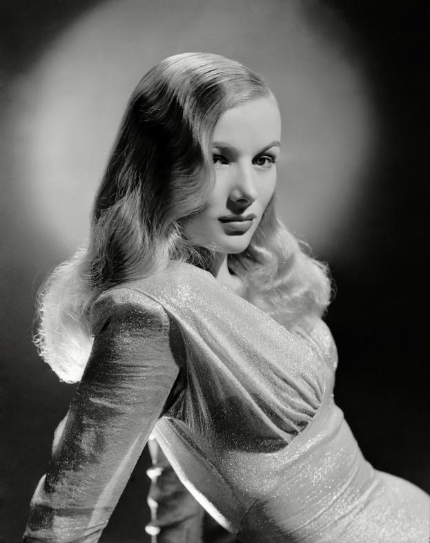 Veronica Lake in Footsteps In the Snow