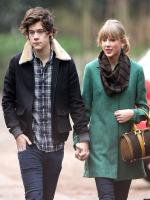 Taylor Swift with HArry while walking