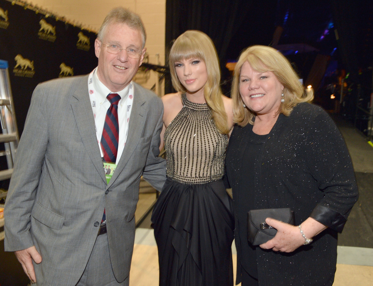 Taylor Swift with her parents