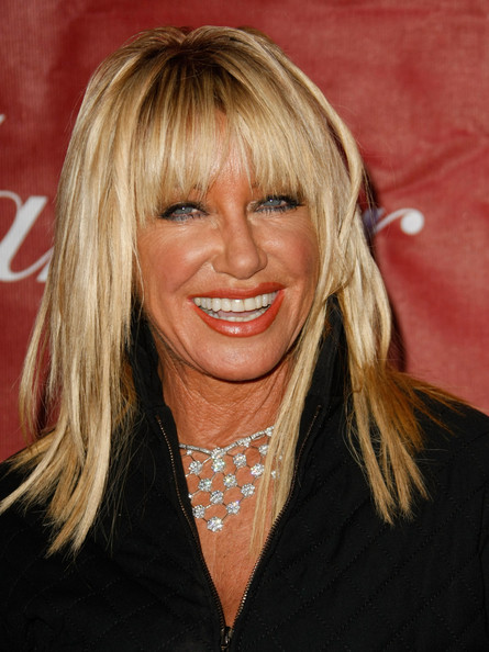 Suzanne Somers at award ceremony
