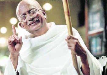 Dilip Prabhavalkar Role of Gandhi