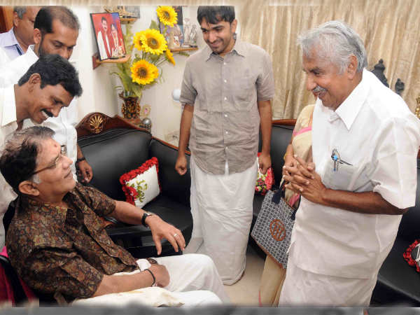 Jagathy Sreekumar with CM Oomen Chanday