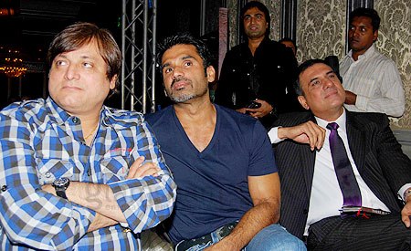 Manoj Joshi with other Actors