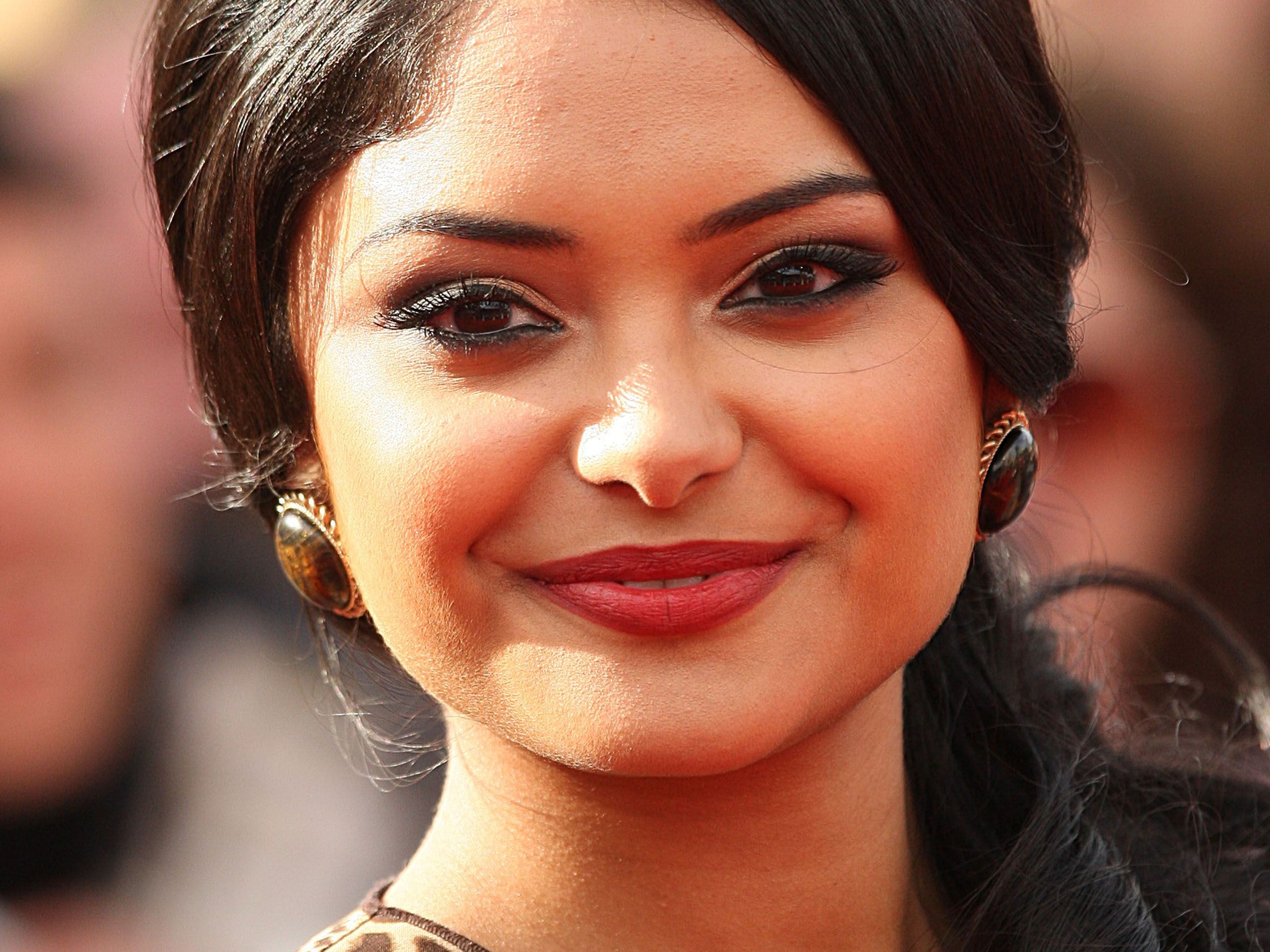 Afshan Azad Pro BioData Updates And Latest Pictures.