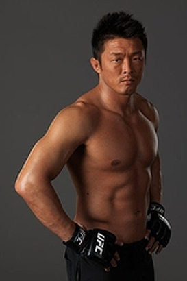 Yoshihiro Akiyama Modeling Pic