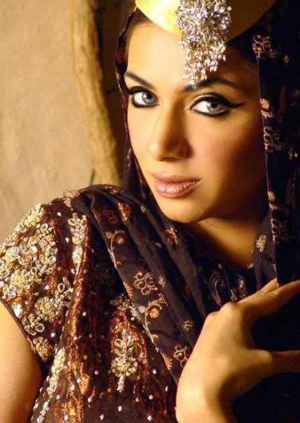 Tooba Siddiqui Pakistani Fashiom