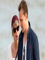 Tom Hiddleston With Taylor Swift Photo