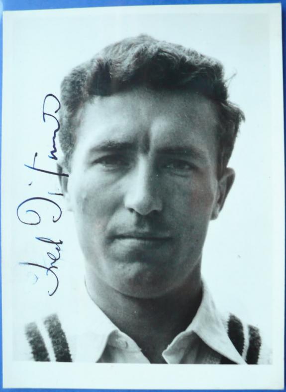 Full-back player Fred Titmuss