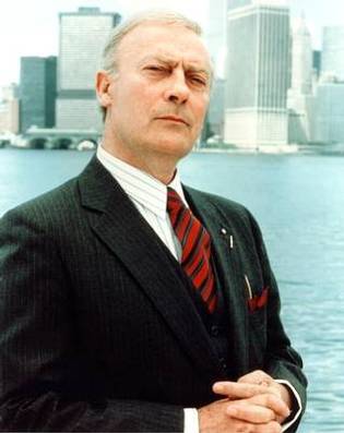 Edward Woodward in Two Cities