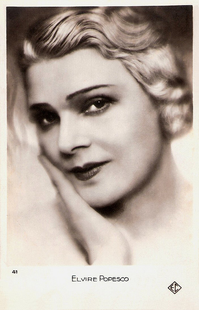 Elvira Popescu in La Mamma