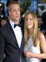 Jennifer Aniston with brad in happy mood