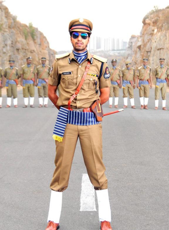Allari Naresh in uniform
