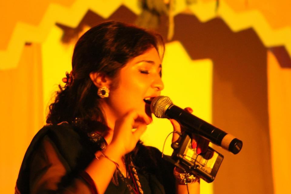 Sara Raza Khan Performing in Sur Kshetra