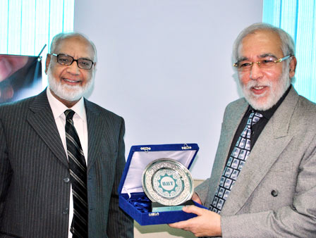 Rashid Kausar Reciving Award