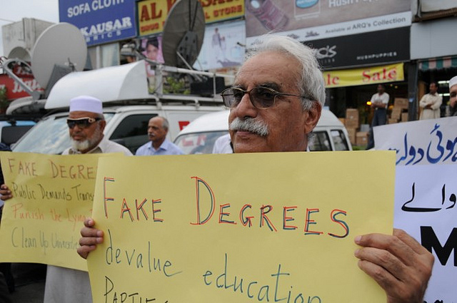 Abdullah Sadiq Strike Against Fake Degrees