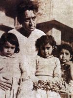 Saadat Hasan Manto With Childerns