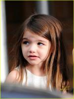 Suri Cruise Latest Wallpaper