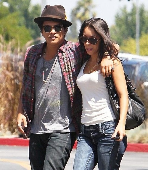 Bruno Mars is on walking with her girlfriend