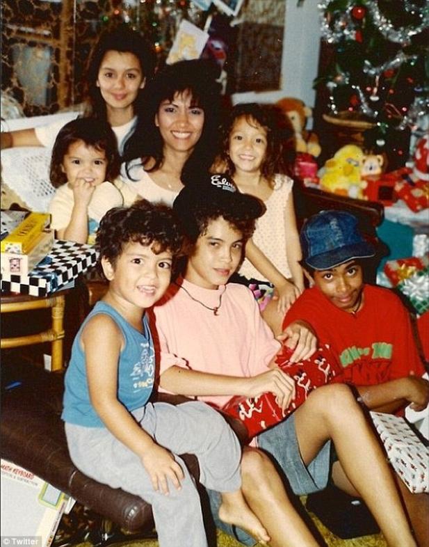 Bruno Mars Family picture