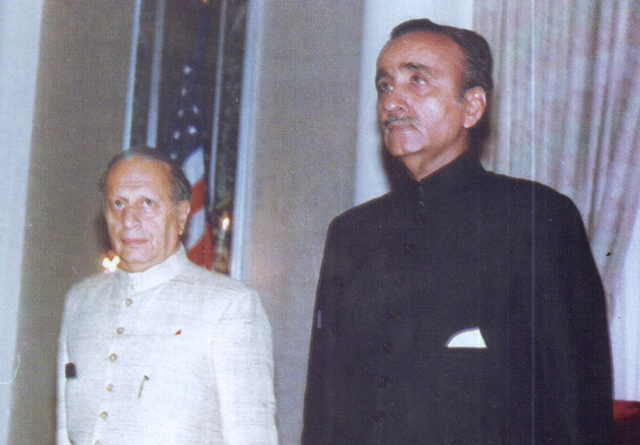 Prime Minister Muhammad Khan Junejo arrives at the UN 1987