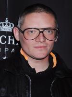 Giles Deacon Latest Photo