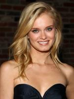 Sara Paxton Modelling Pic