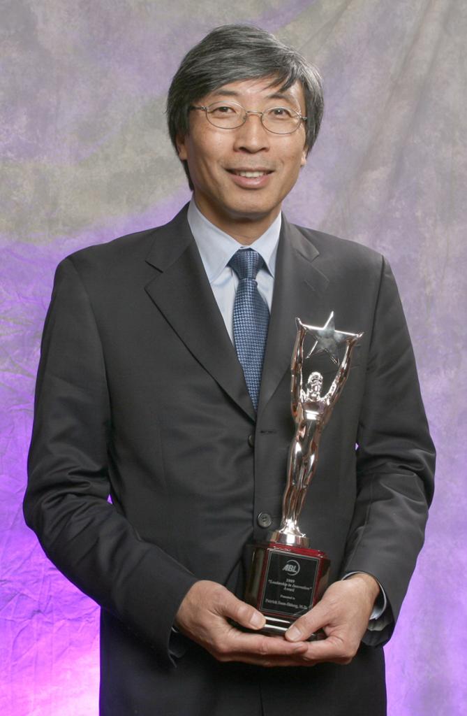 Patrick Soon-Shiong with Award