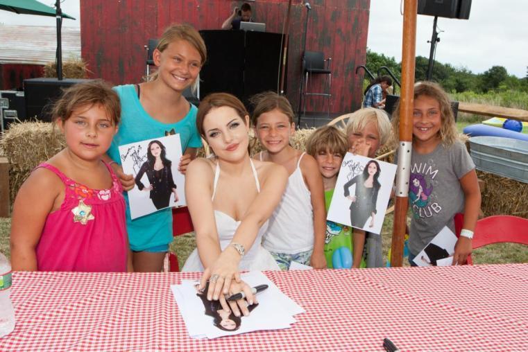 Liz Gillies with Her Fans