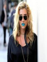 Kesha Blue lipstick