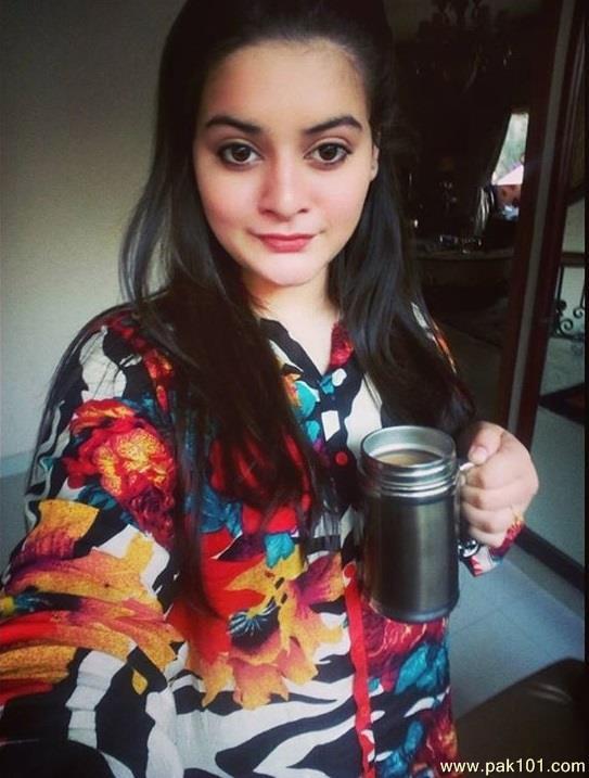 Minal Khan Drinking Tea