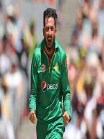 Junaid Khan celebrates after taking Ravindra Jadeja's wicket