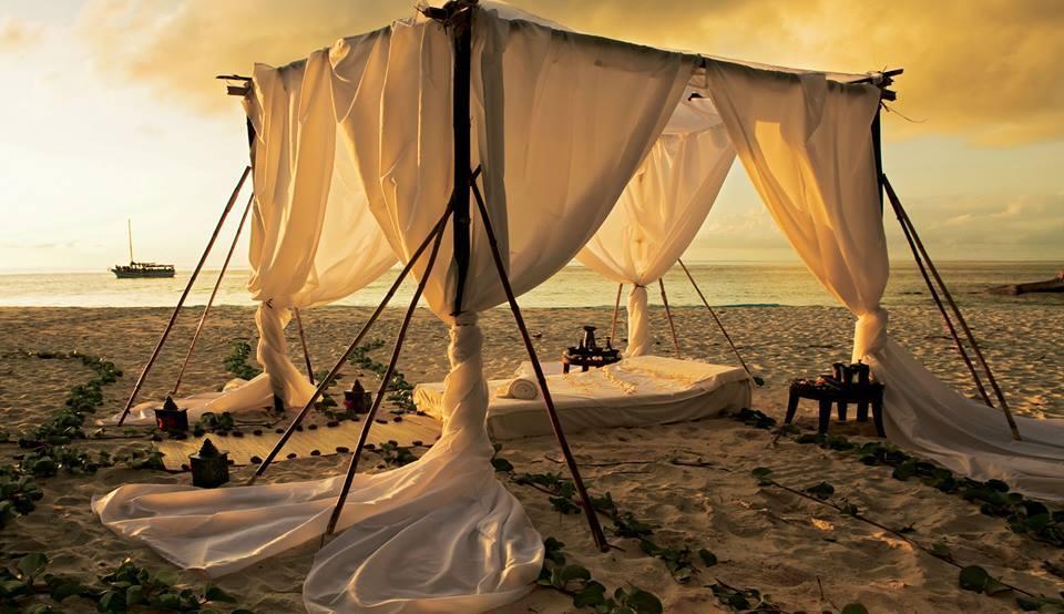Hony Moon Bed Design Luxury Resorts at Seychelles