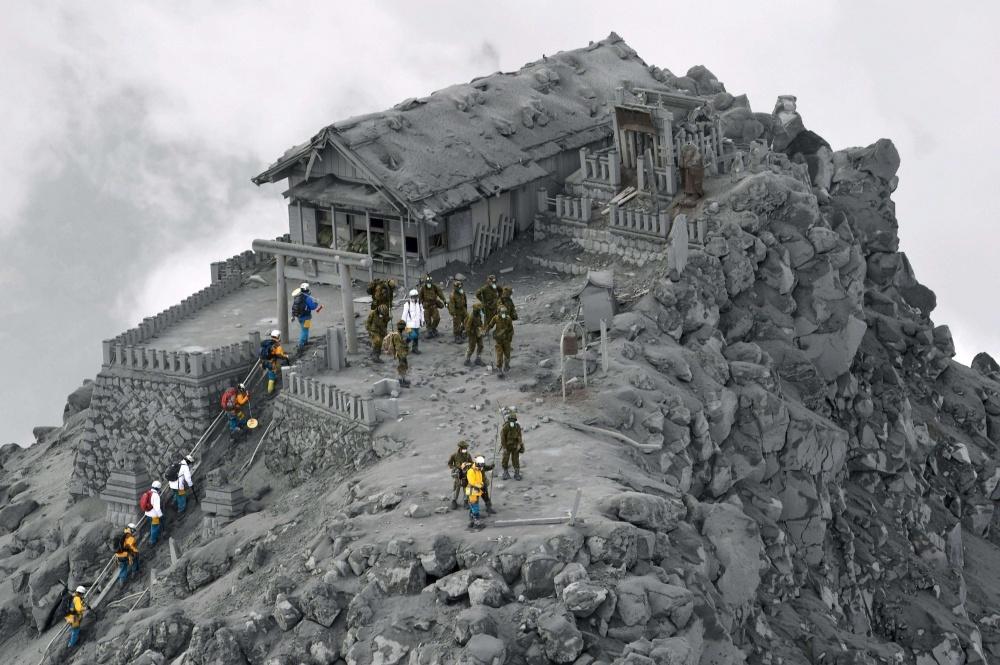 volcanic eruption, Japan